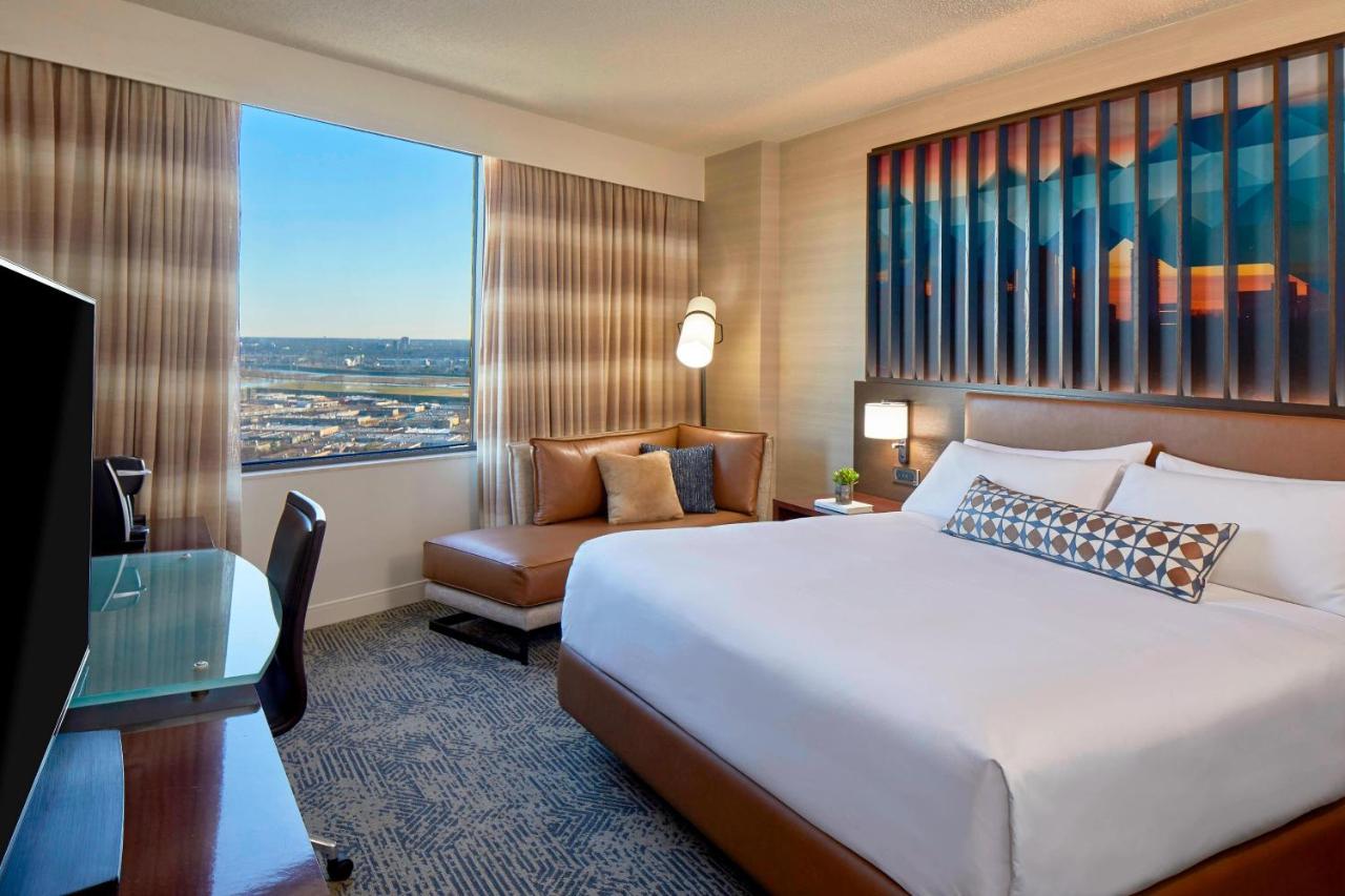 | Renaissance Dallas Hotel