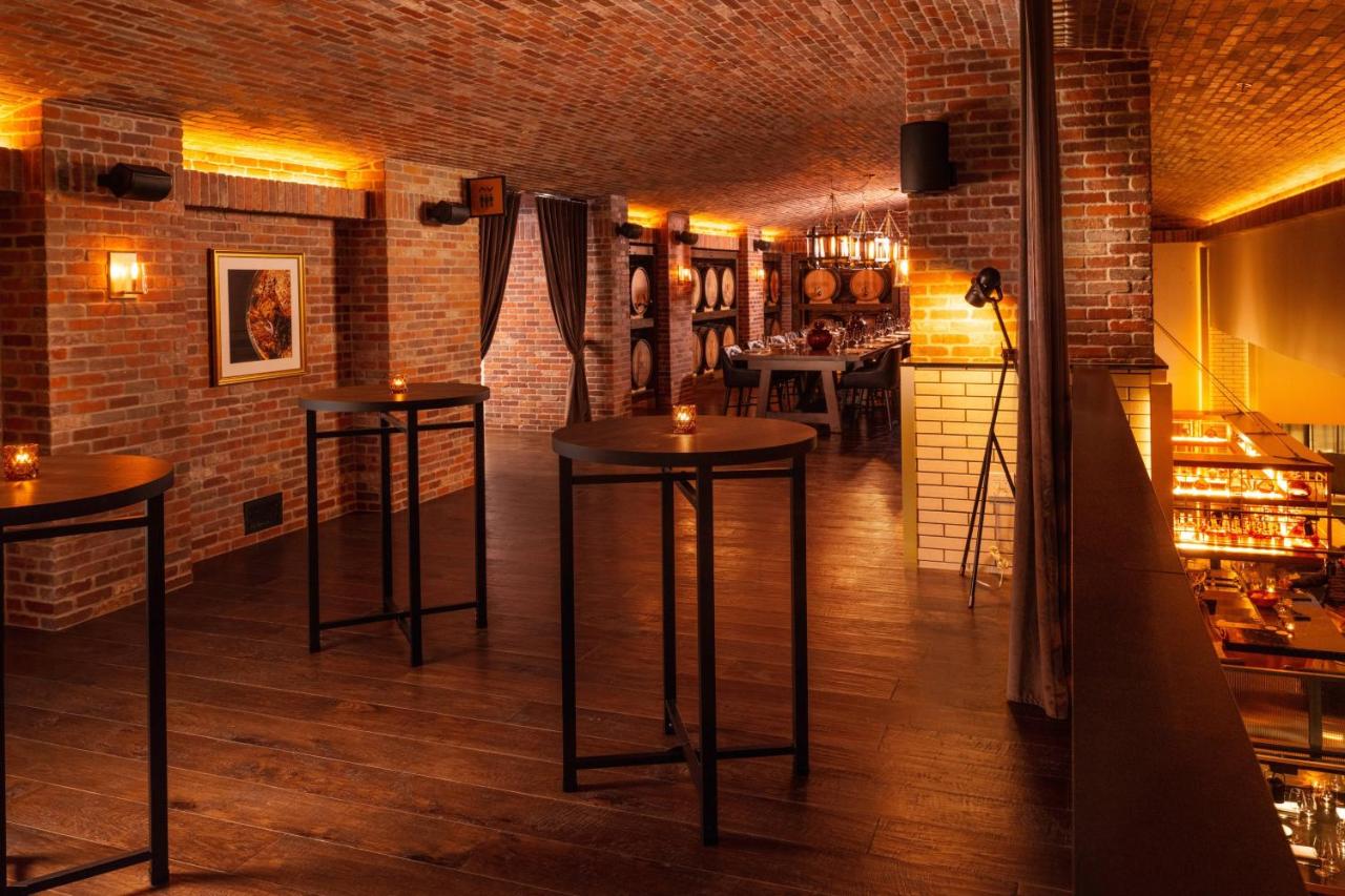 | Hotel Distil, Autograph Collection