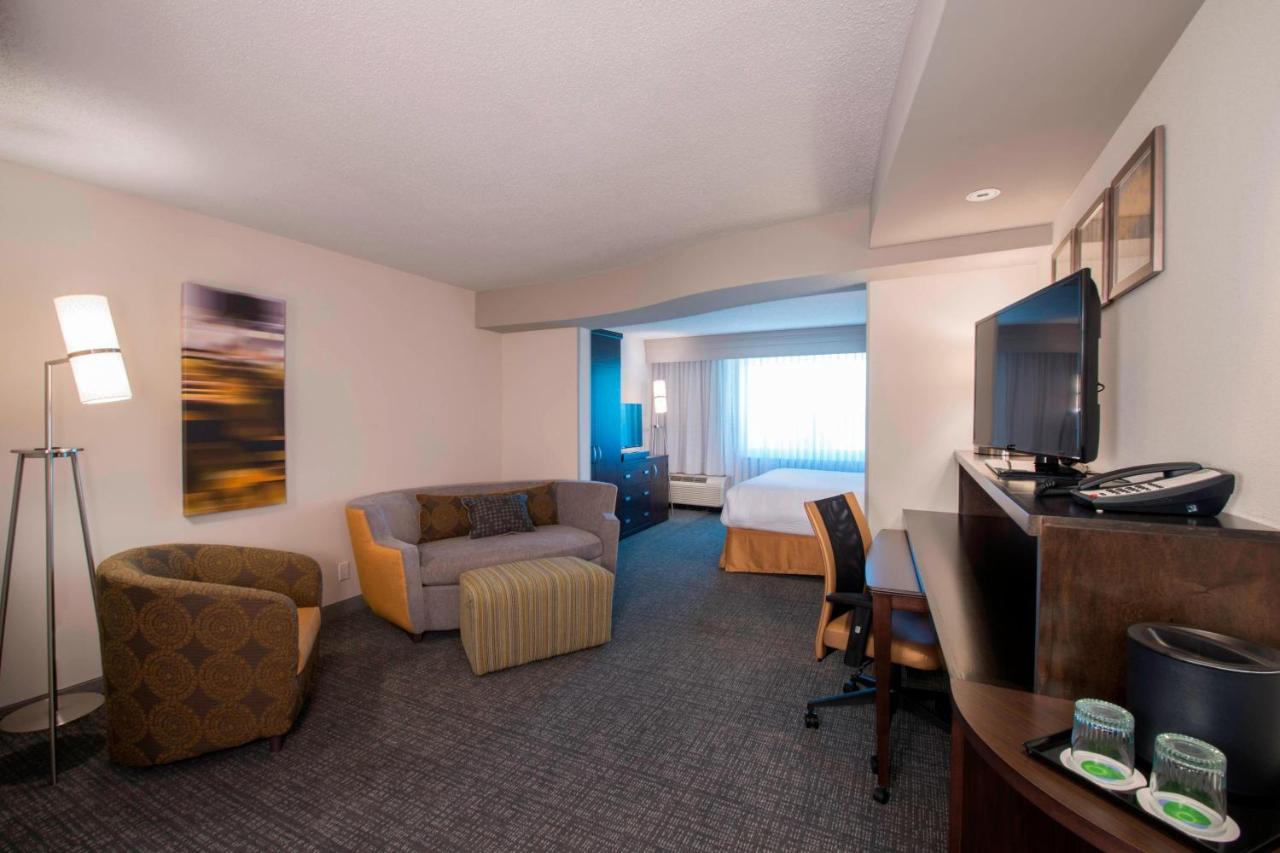  | Courtyard Columbus