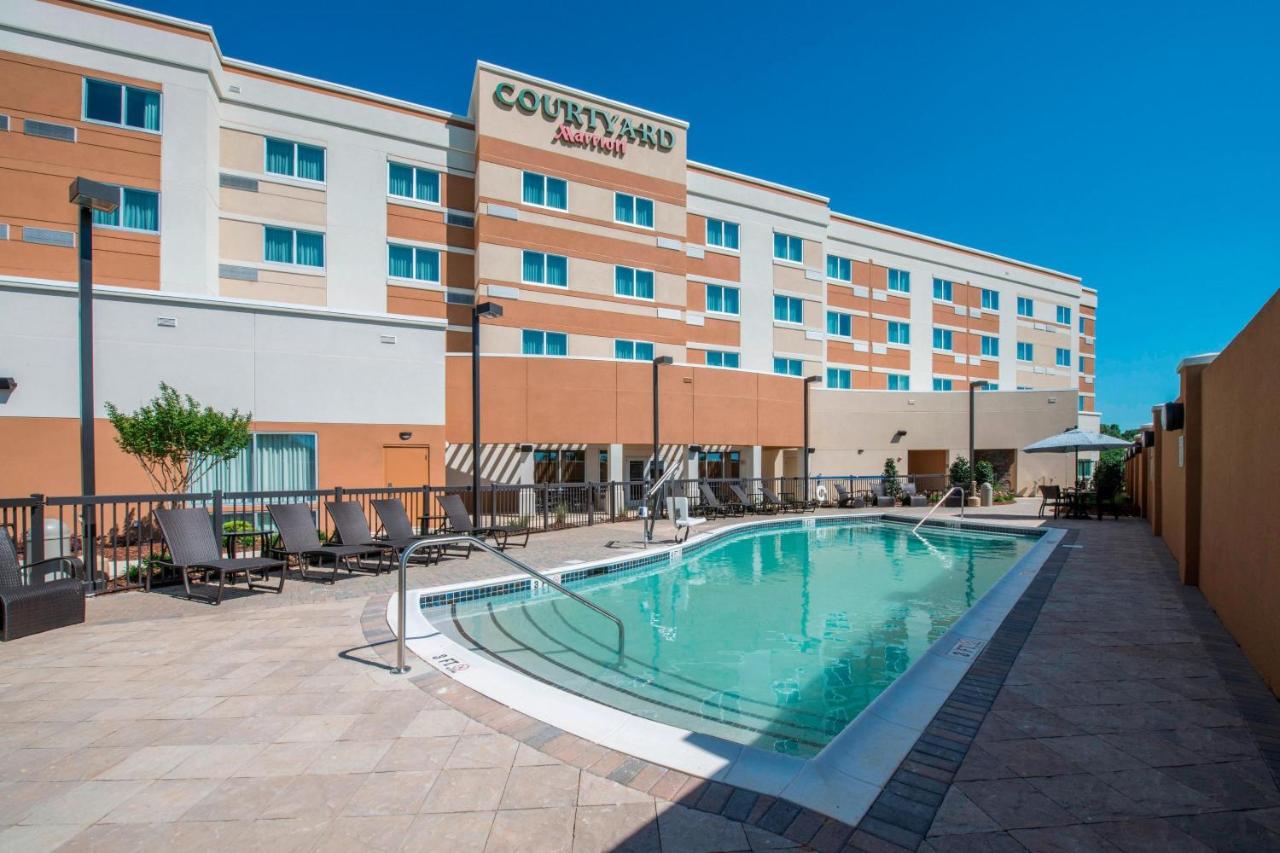  | Courtyard Columbus