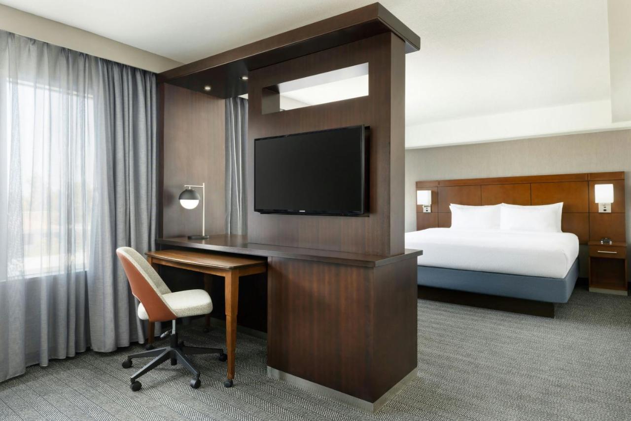 | Courtyard by Marriott Los Angeles Woodland Hills