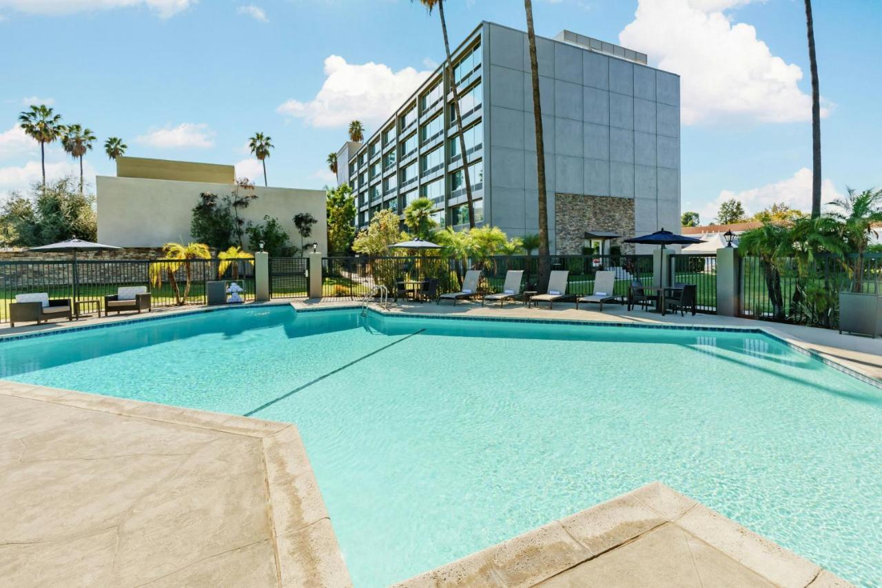 | Courtyard by Marriott Los Angeles Woodland Hills