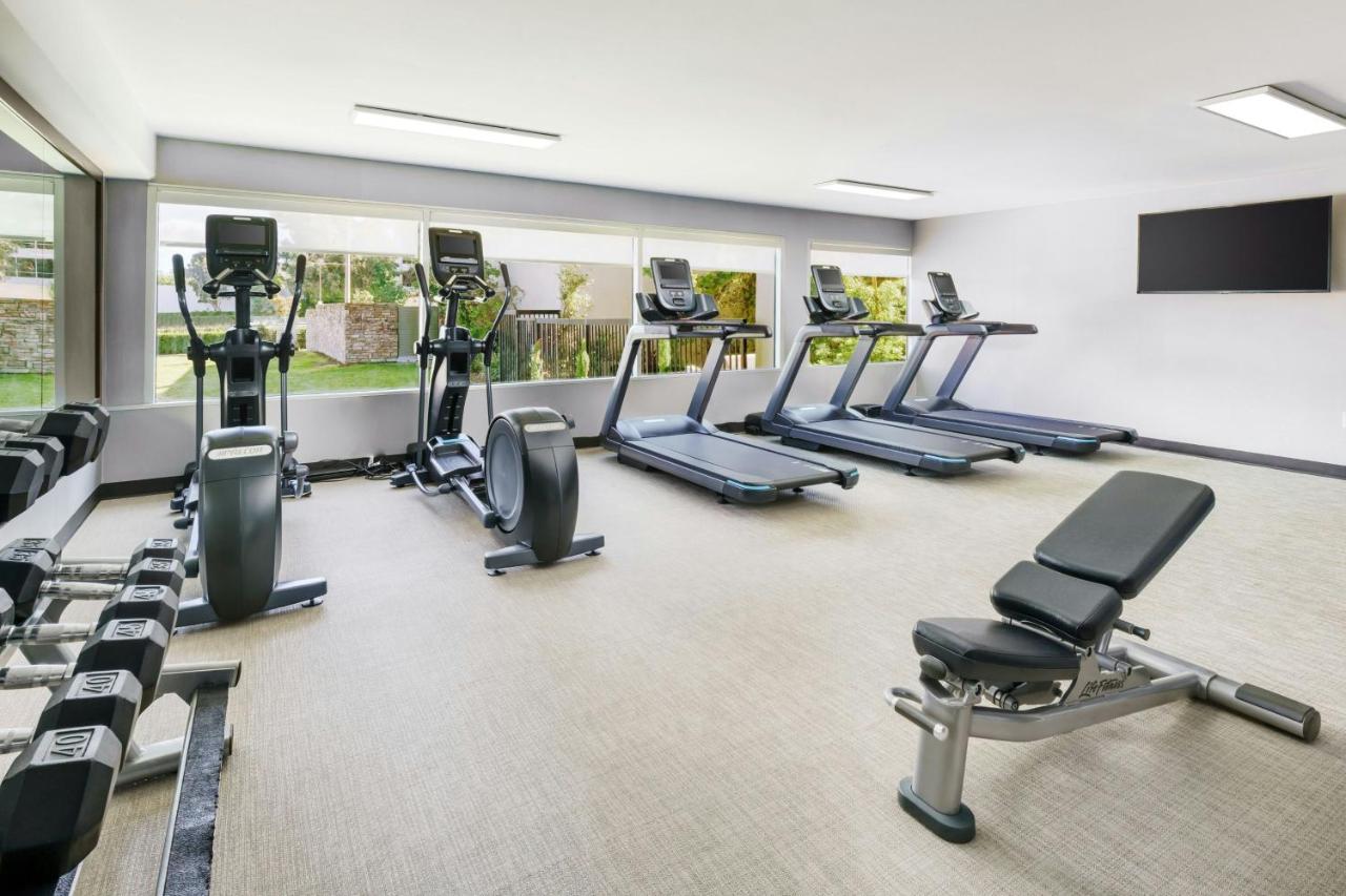 | Courtyard by Marriott Los Angeles Woodland Hills