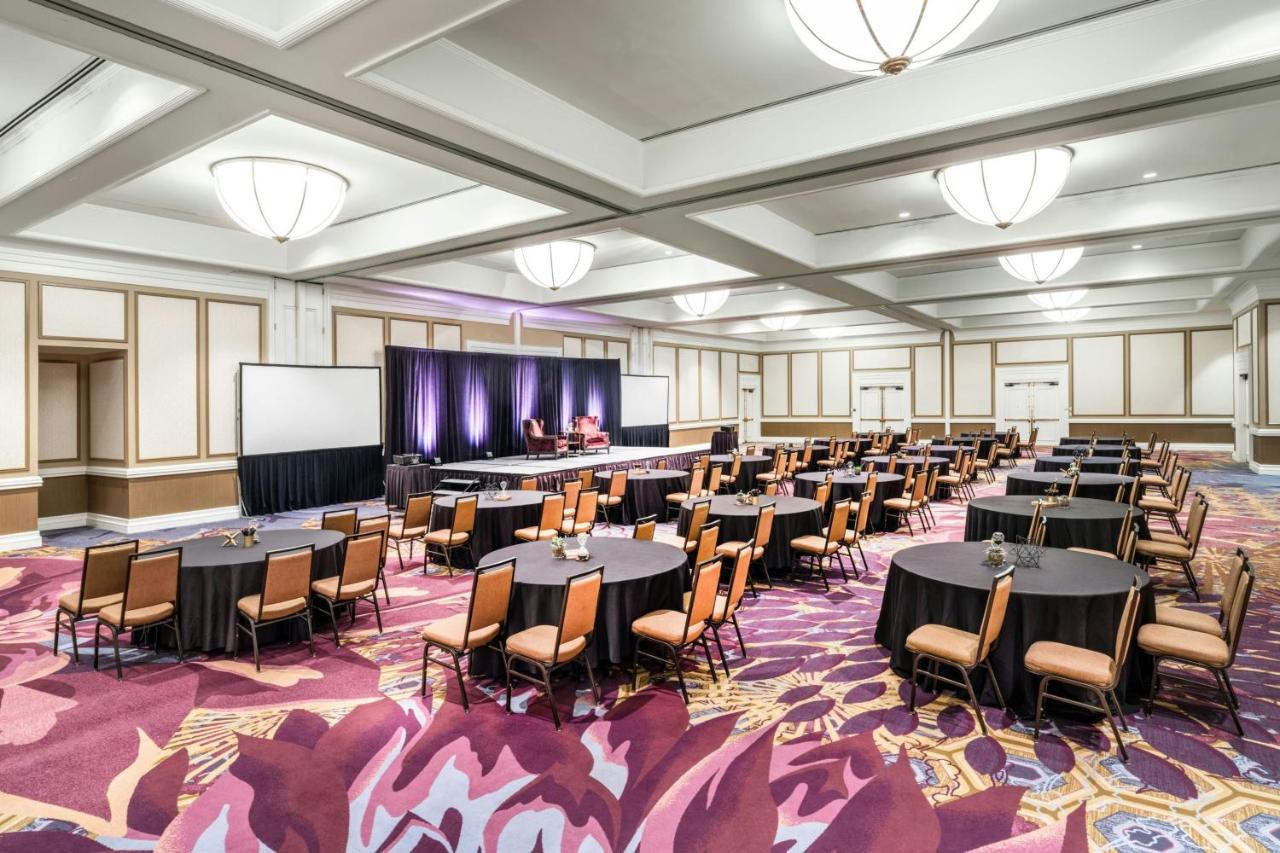 | Renaissance Dallas North Hotel