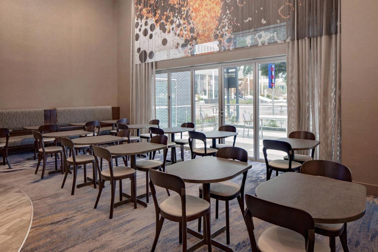 | Courtyard by Marriott Dallas Downtown/Reunion District