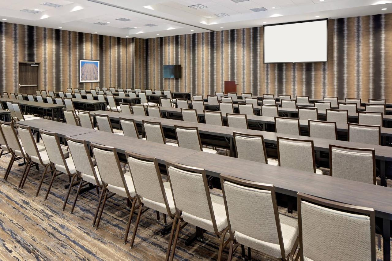 | Courtyard by Marriott Dallas Downtown/Reunion District