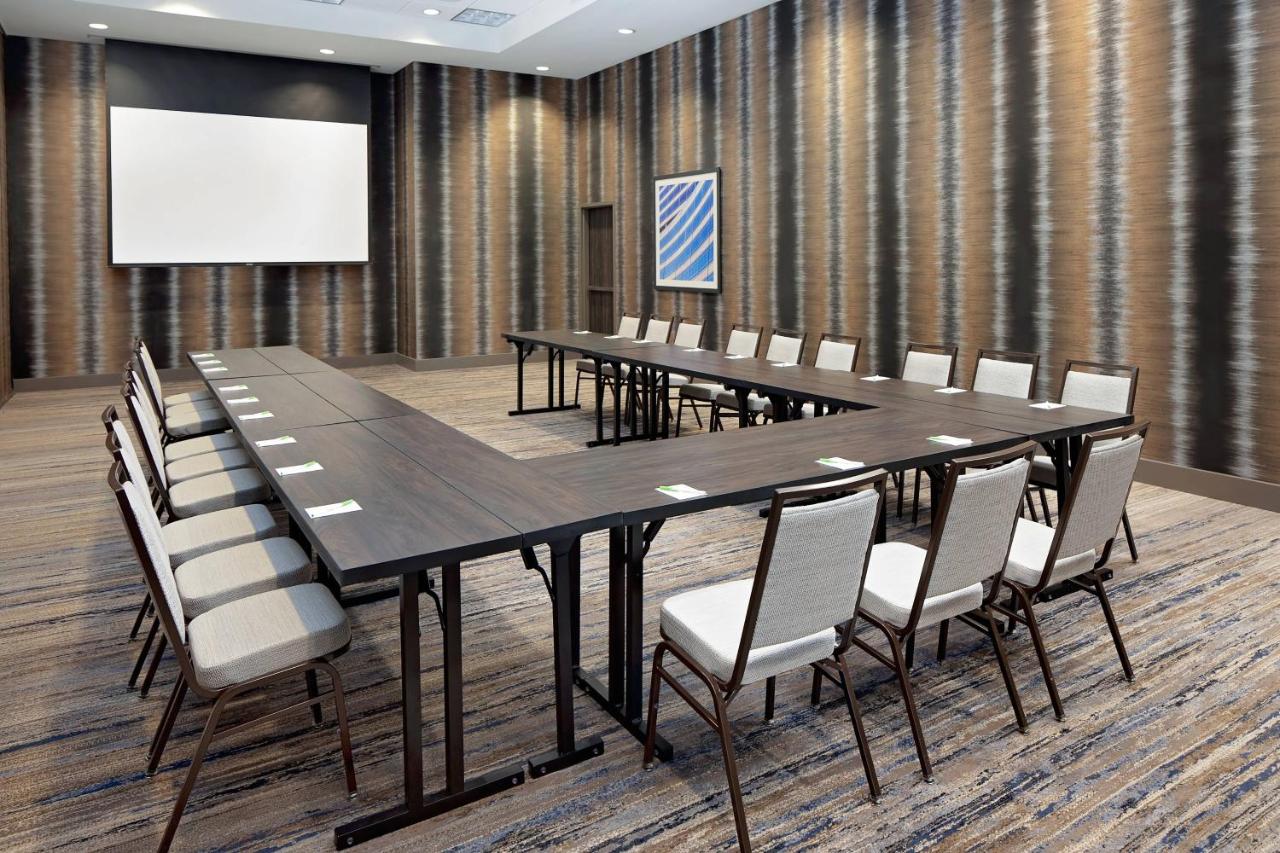 | Courtyard by Marriott Dallas Downtown/Reunion District