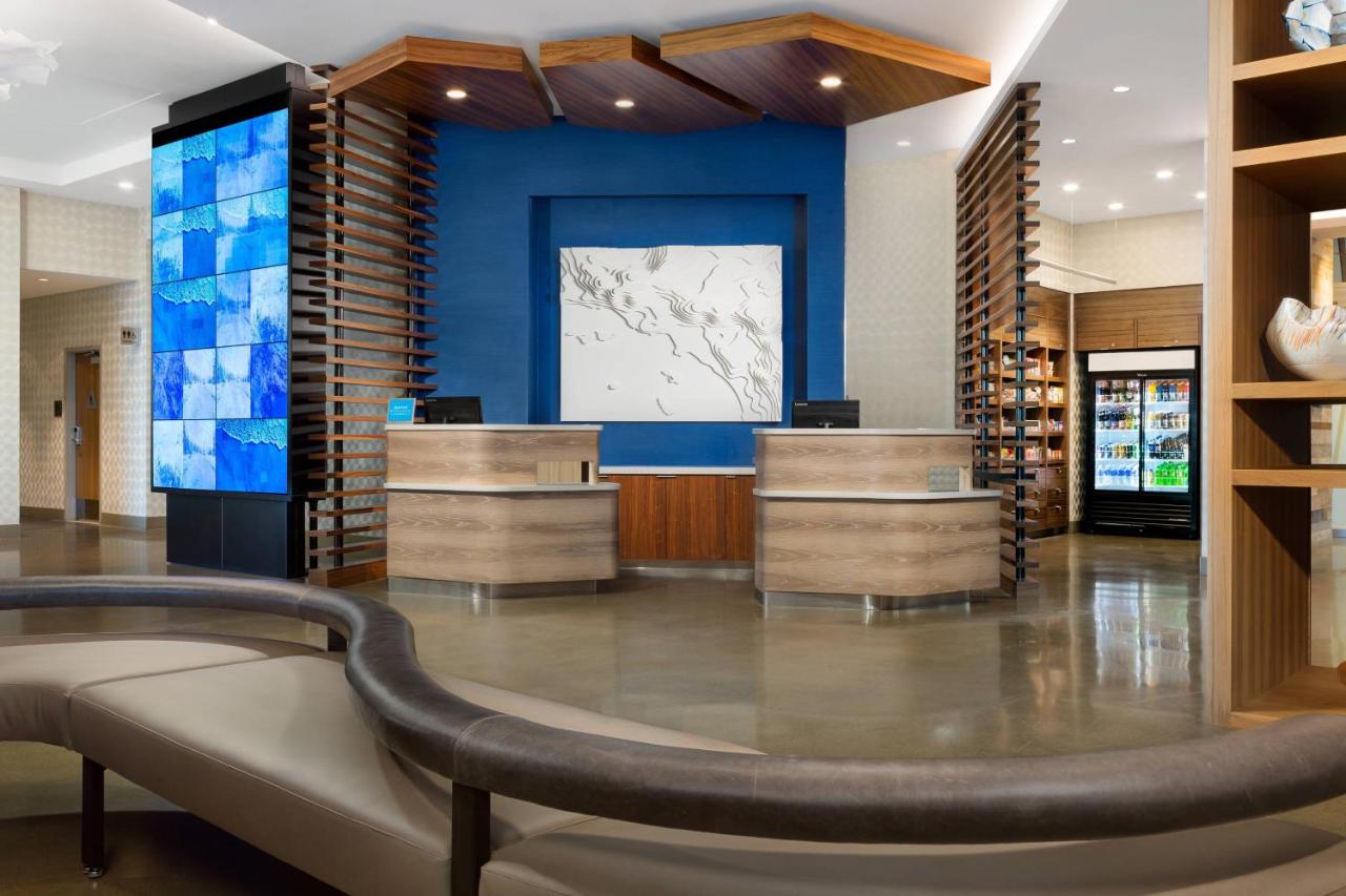 | Courtyard by Marriott Santa Monica