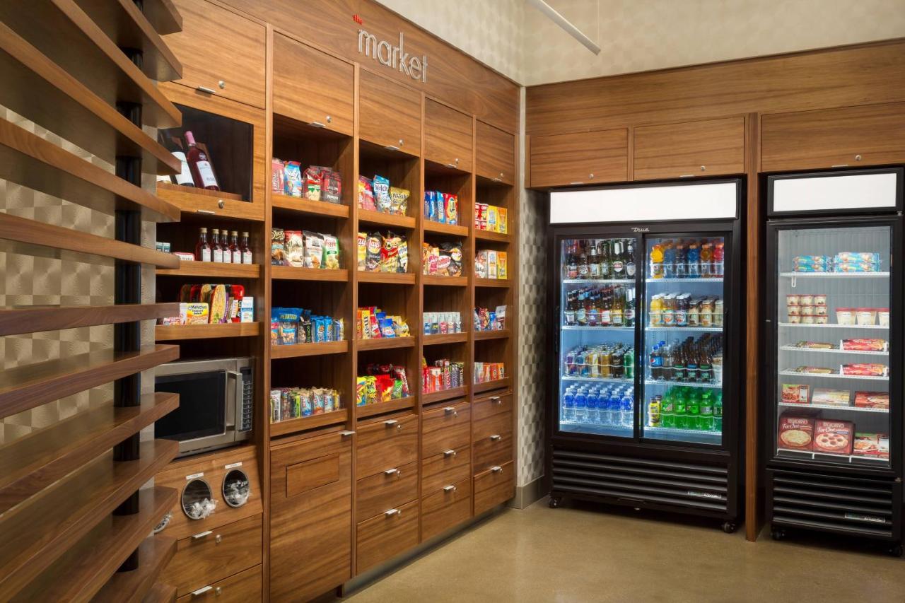 | Courtyard by Marriott Santa Monica