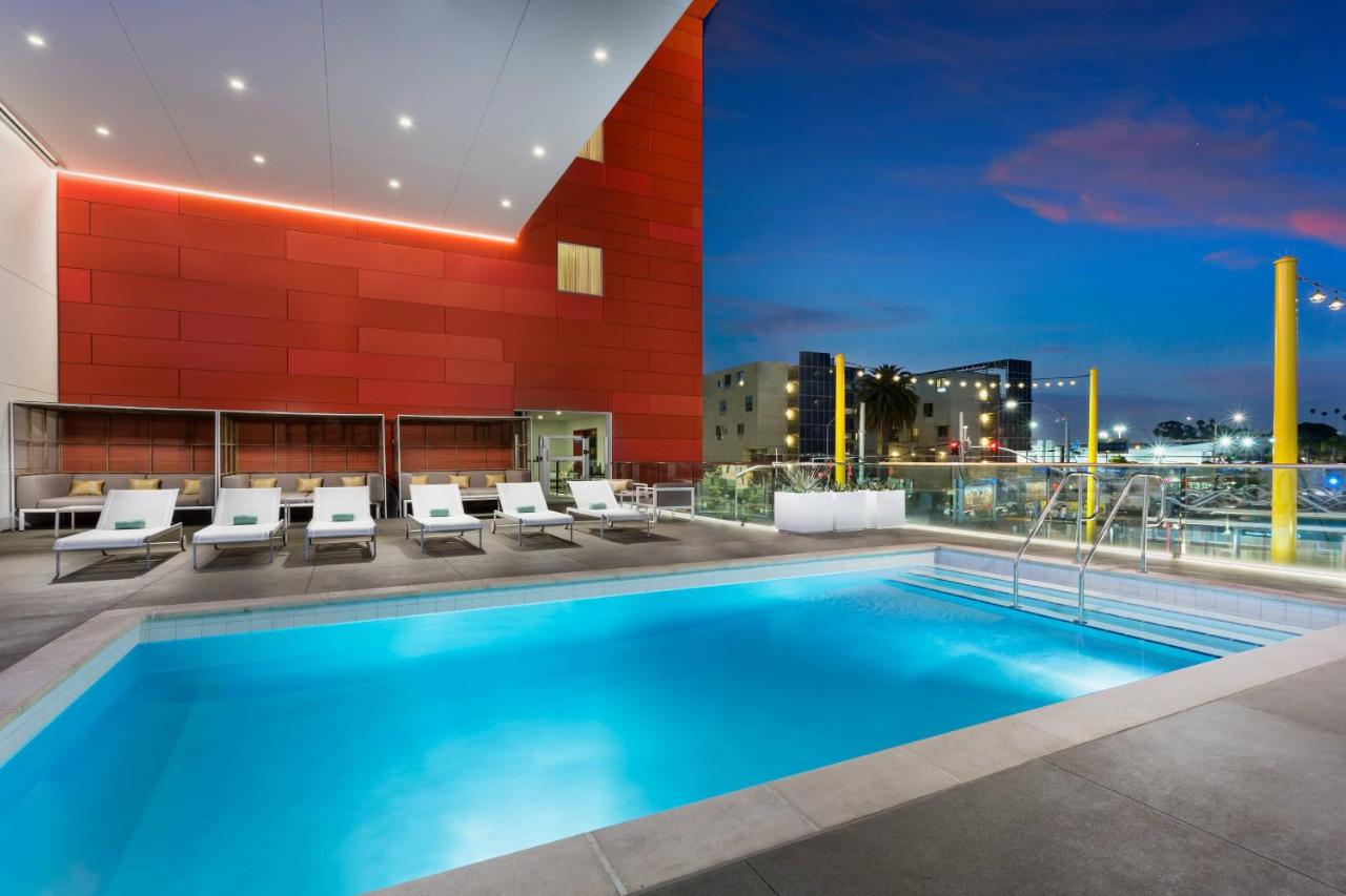 | Courtyard by Marriott Santa Monica