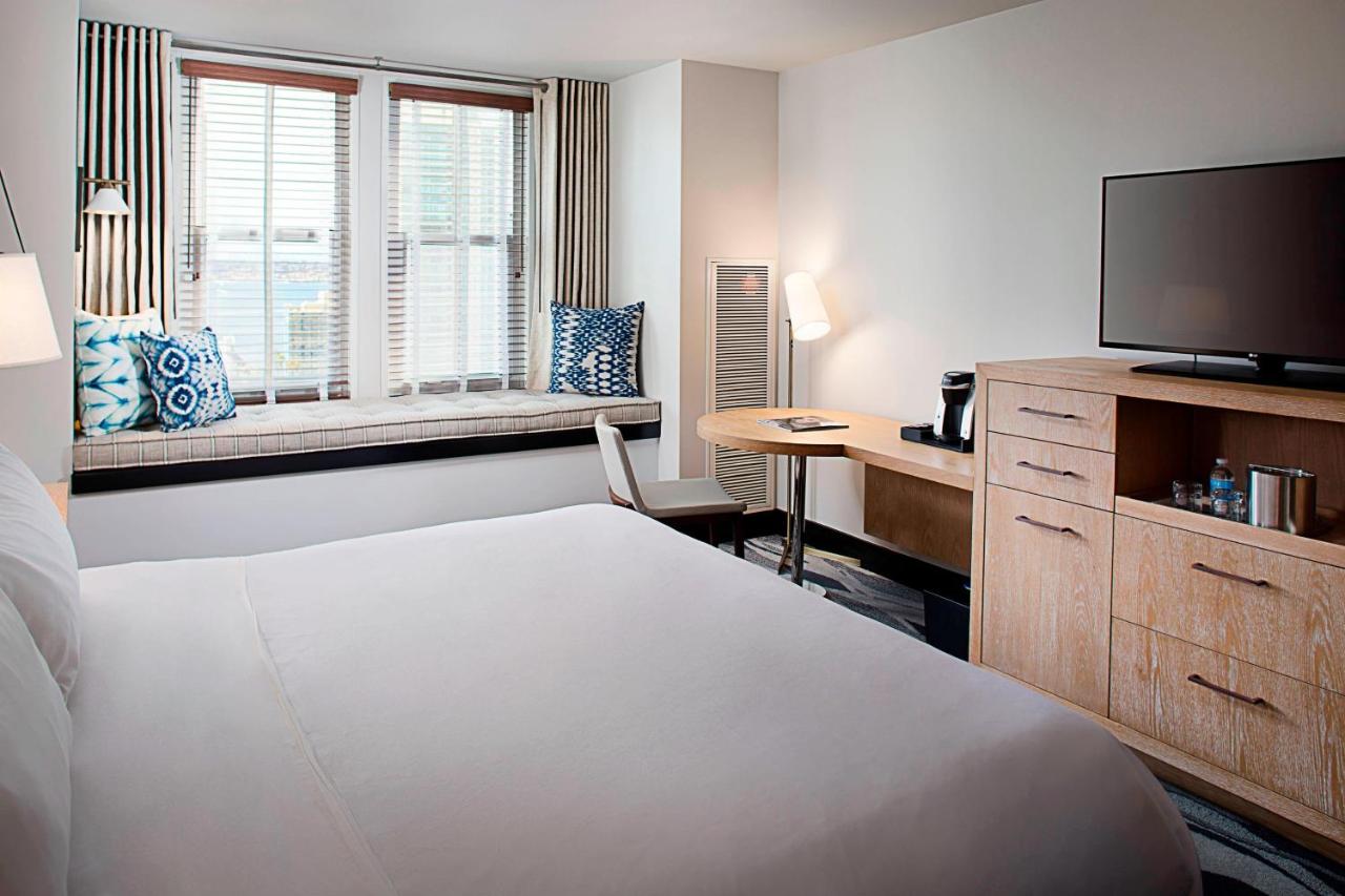 Standard King Room at Hotel Republic San Diego, Autograph Collection