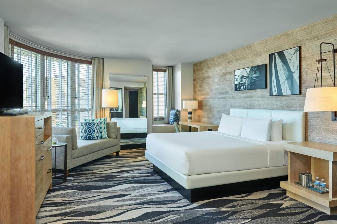 Executive Corner King Room at Hotel Republic San Diego, Autograph Collection