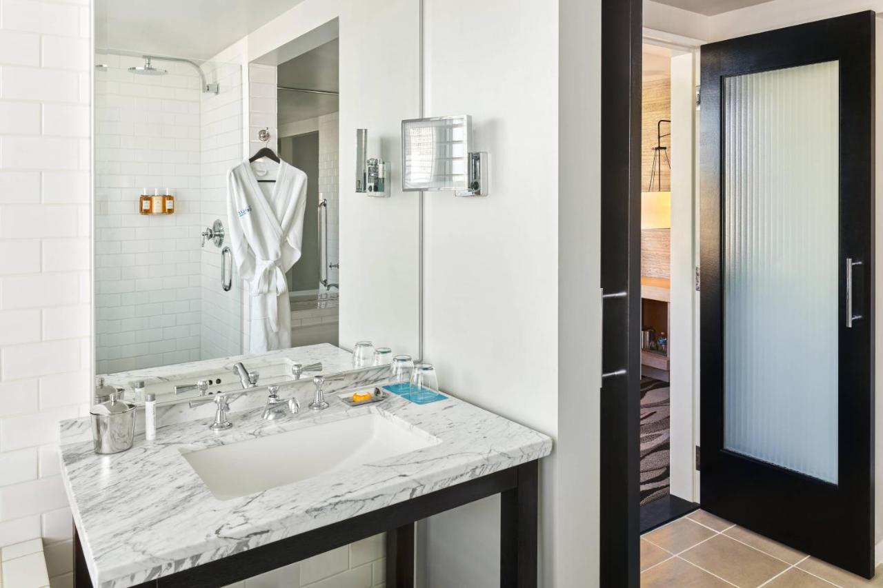 Executive Corner King Room at Hotel Republic San Diego, Autograph Collection