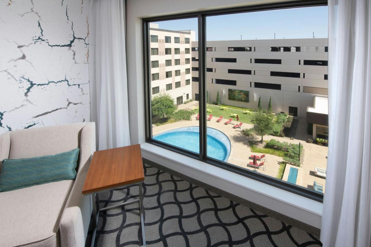 Courtyard King Room - High Floor at Marriott Dallas Allen Hotel & Convention Center