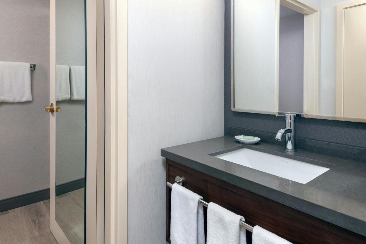 | Courtyard By Marriott Danbury