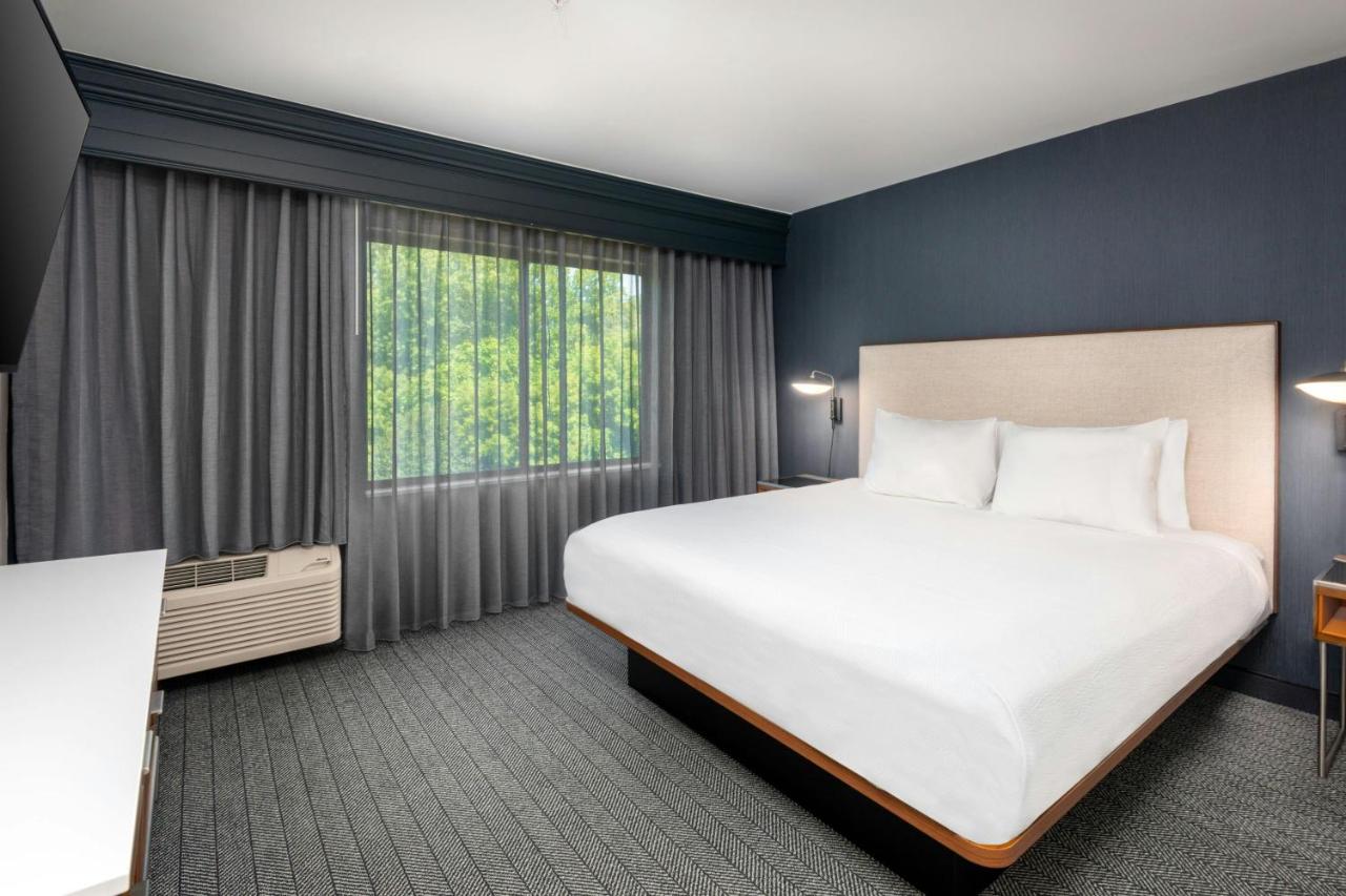 | Courtyard By Marriott Danbury