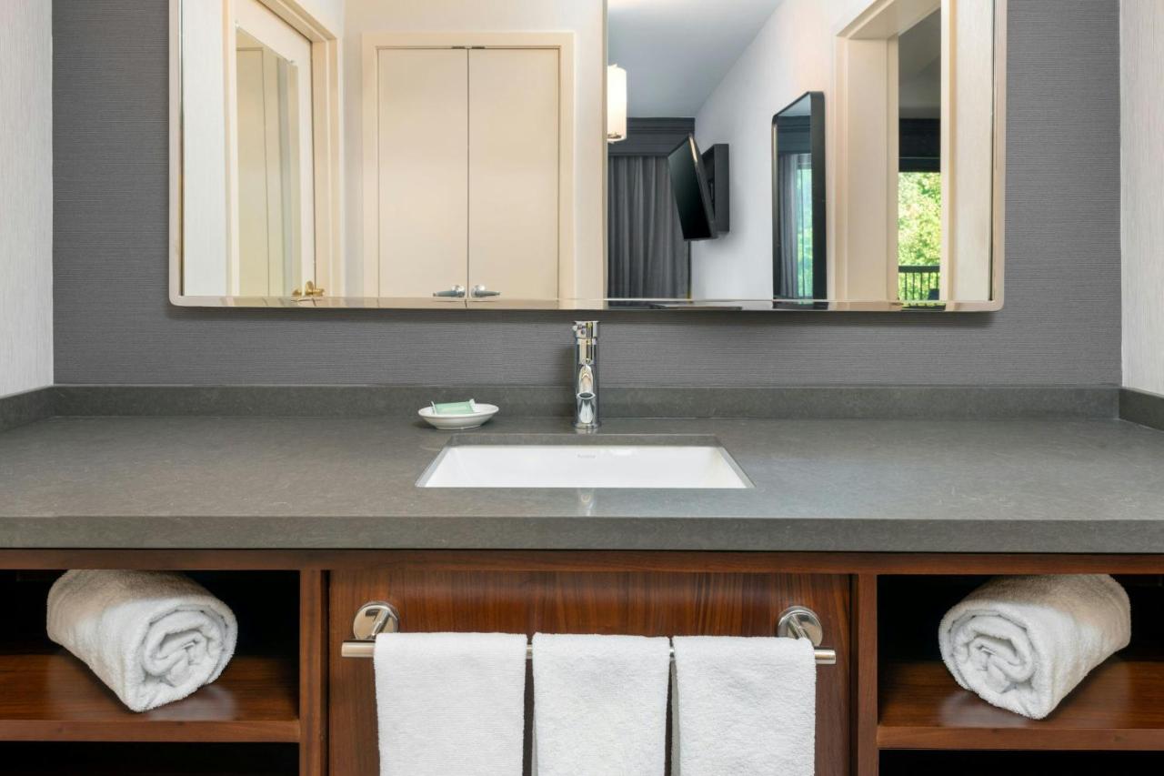 | Courtyard By Marriott Danbury