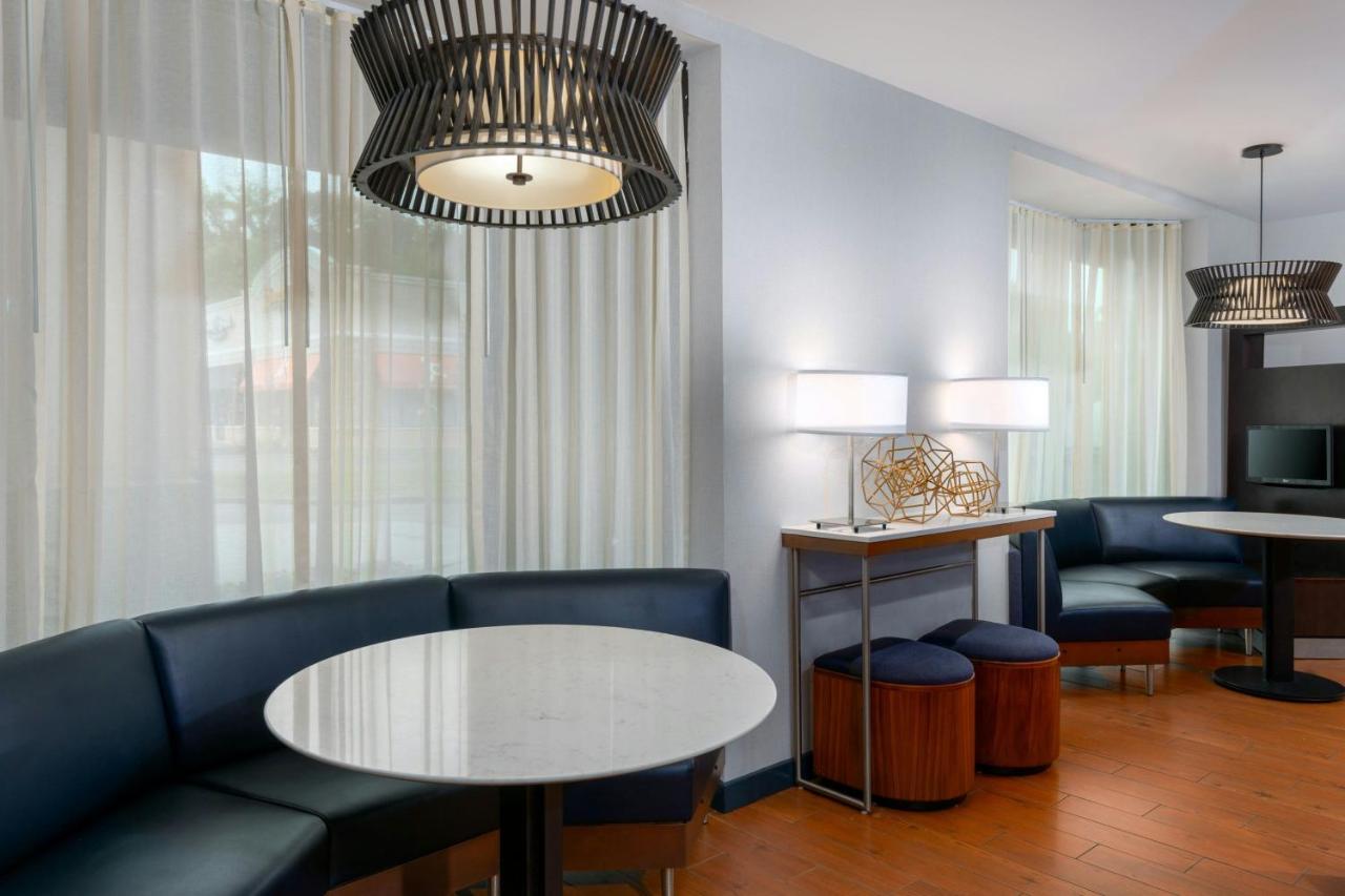 | Courtyard By Marriott Danbury