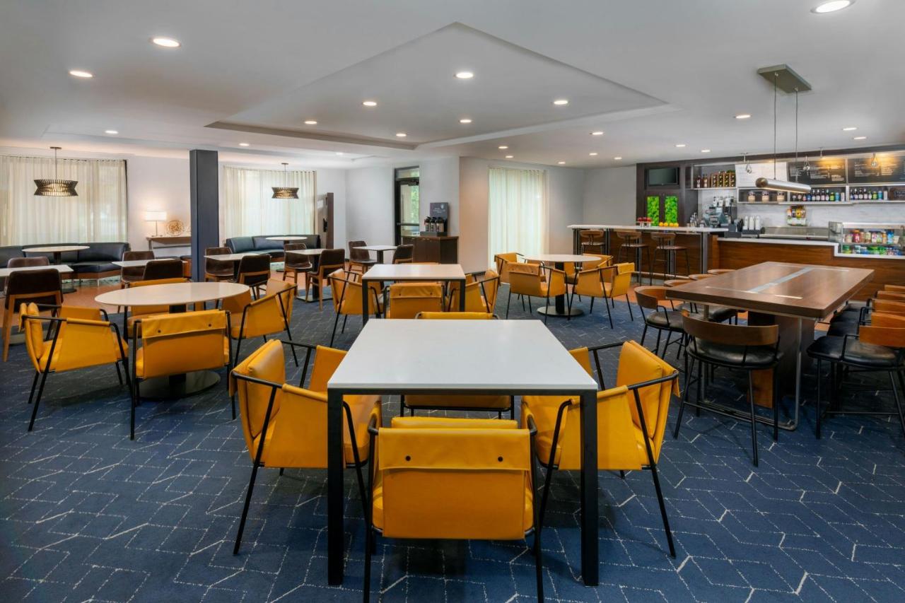 | Courtyard By Marriott Danbury