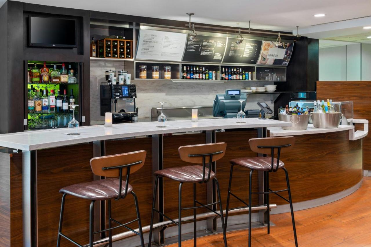 | Courtyard By Marriott Danbury