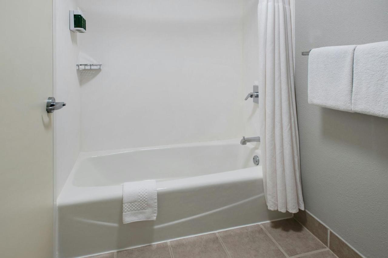 King Suite with Sofa Bed at Courtyard by Marriott Annapolis
