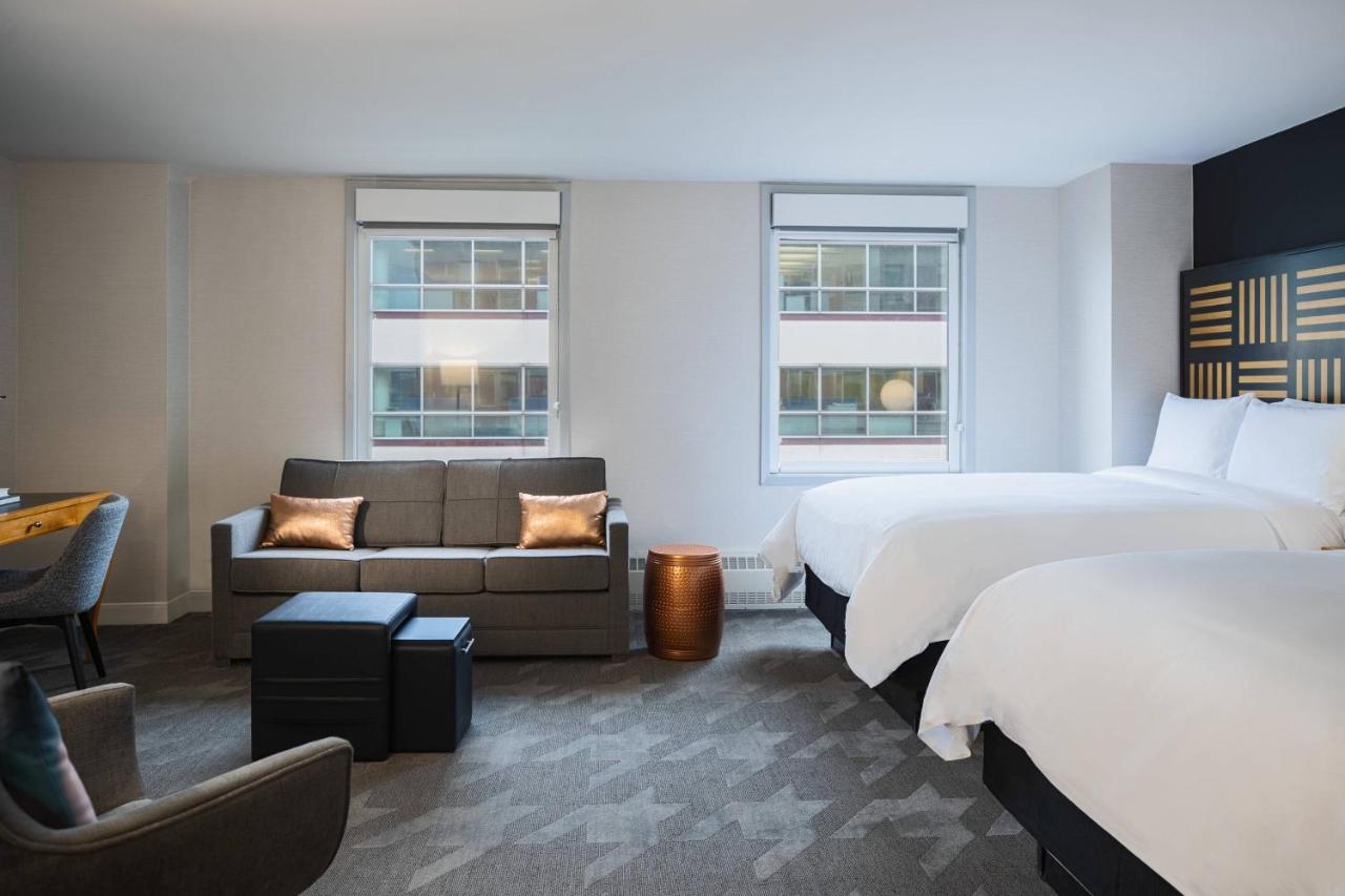 | Renaissance Des Moines Savery Hotel