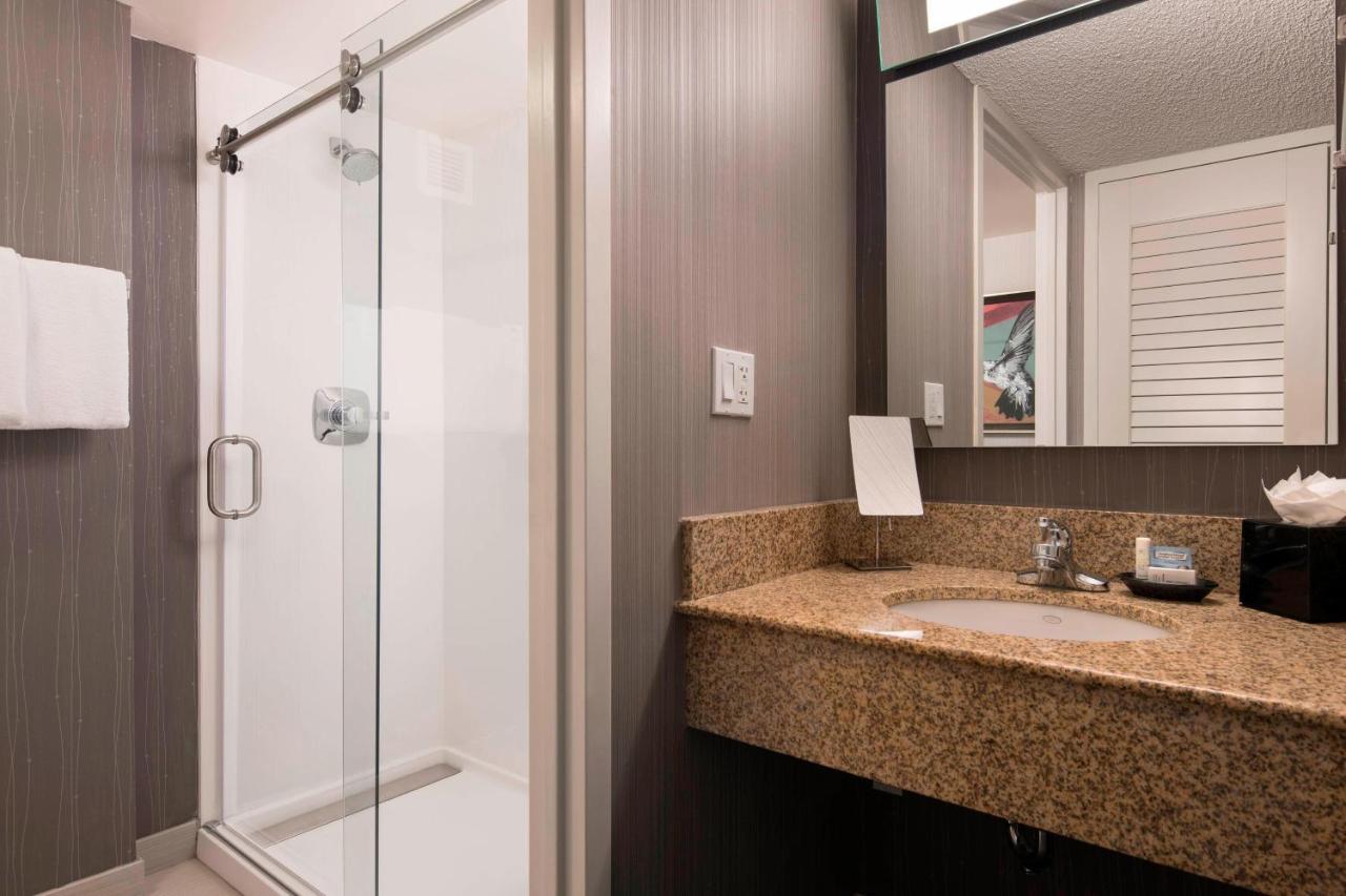 King Room at Courtyard by Marriott Denver Airport