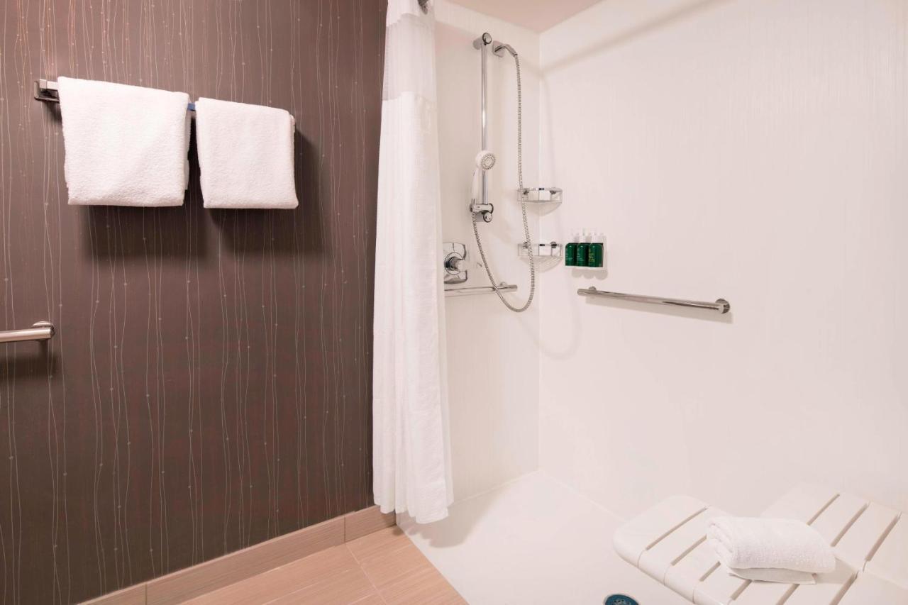 Queen Room with Two Queen Beds - Hearing Accessible at Courtyard by Marriott Denver Airport