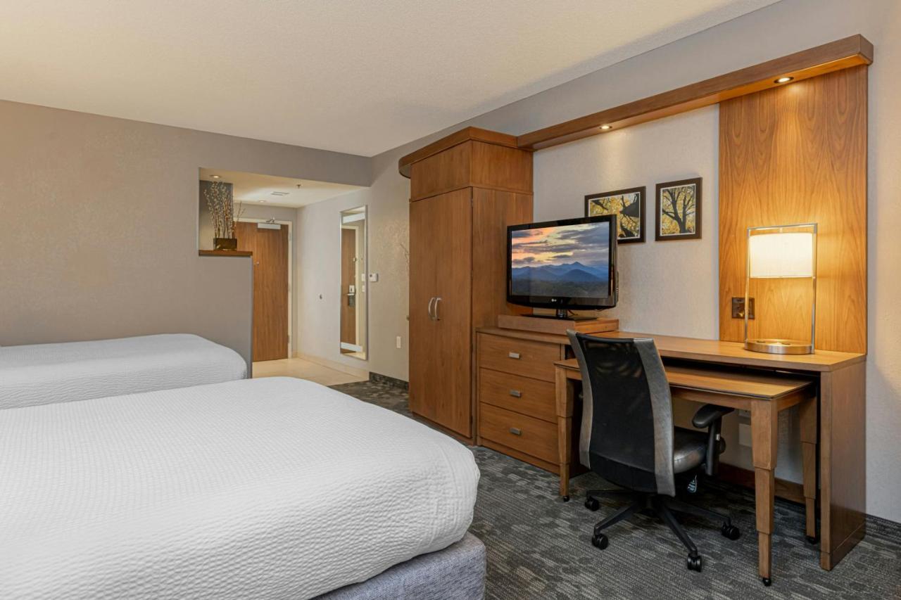| Courtyard by Marriott Asheville Airport