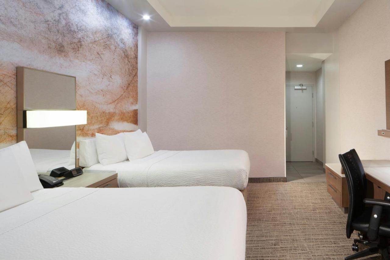 Double Queen Room at Courtyard by Marriott El Paso Downtown/Convention Center