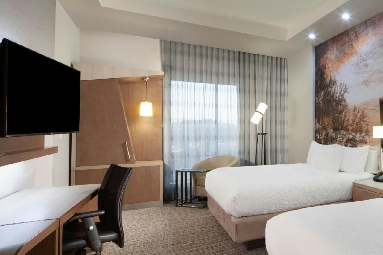 Double Queen Room at Courtyard by Marriott El Paso Downtown/Convention Center