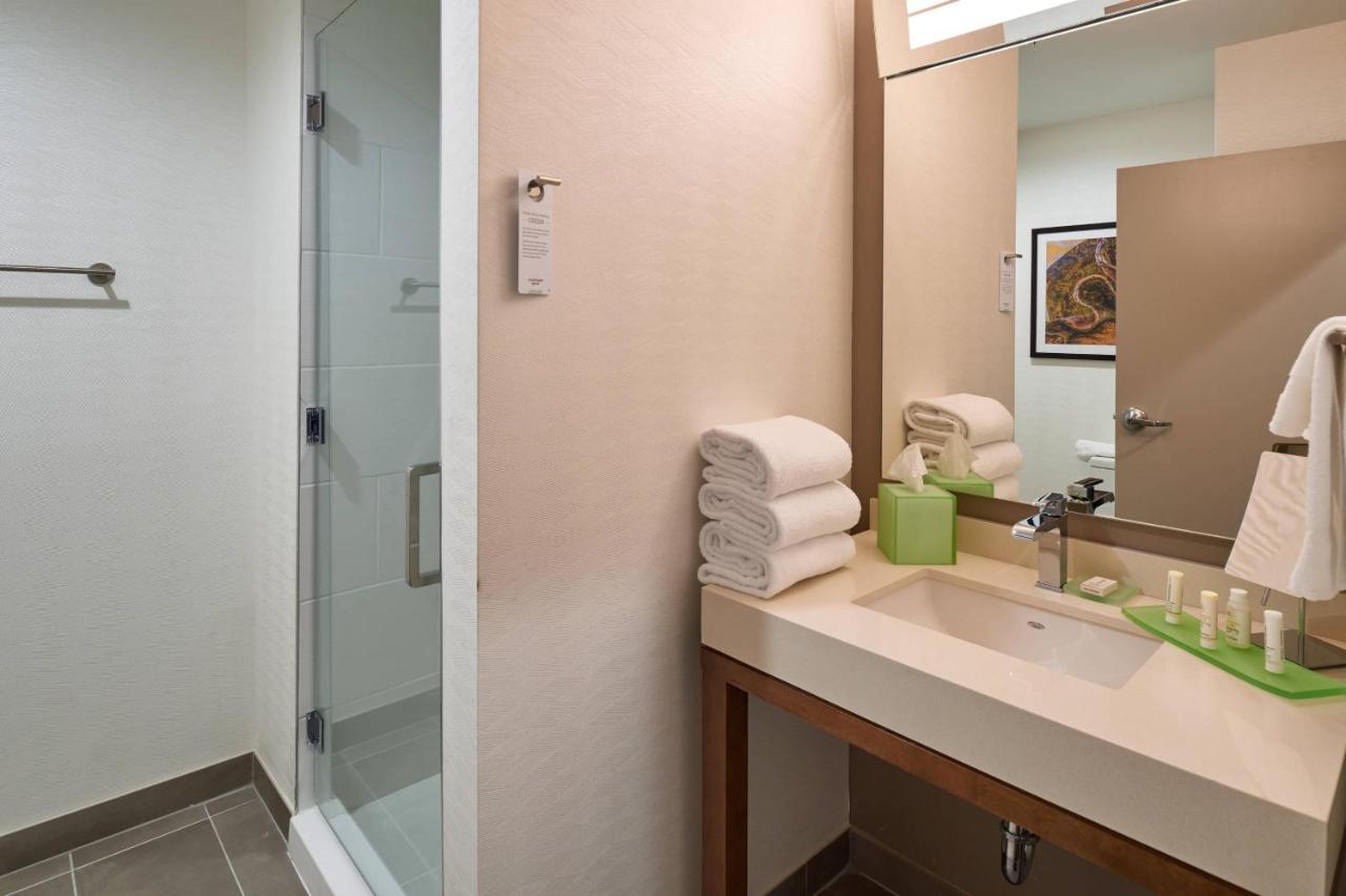 King Guest Room at Courtyard by Marriott El Paso Downtown/Convention Center
