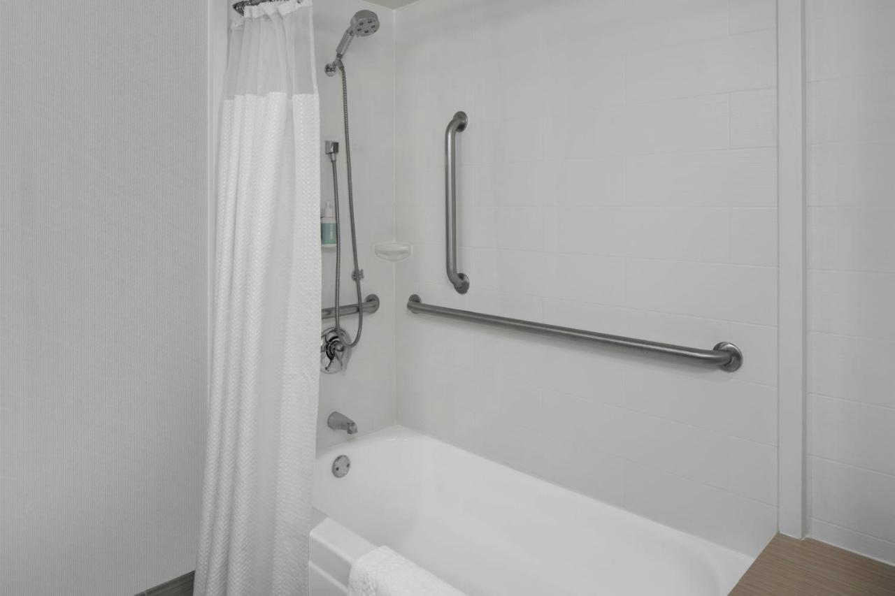 Queen Room with Two Queen Beds at Courtyard by Marriott Cypress Anaheim/Orange County