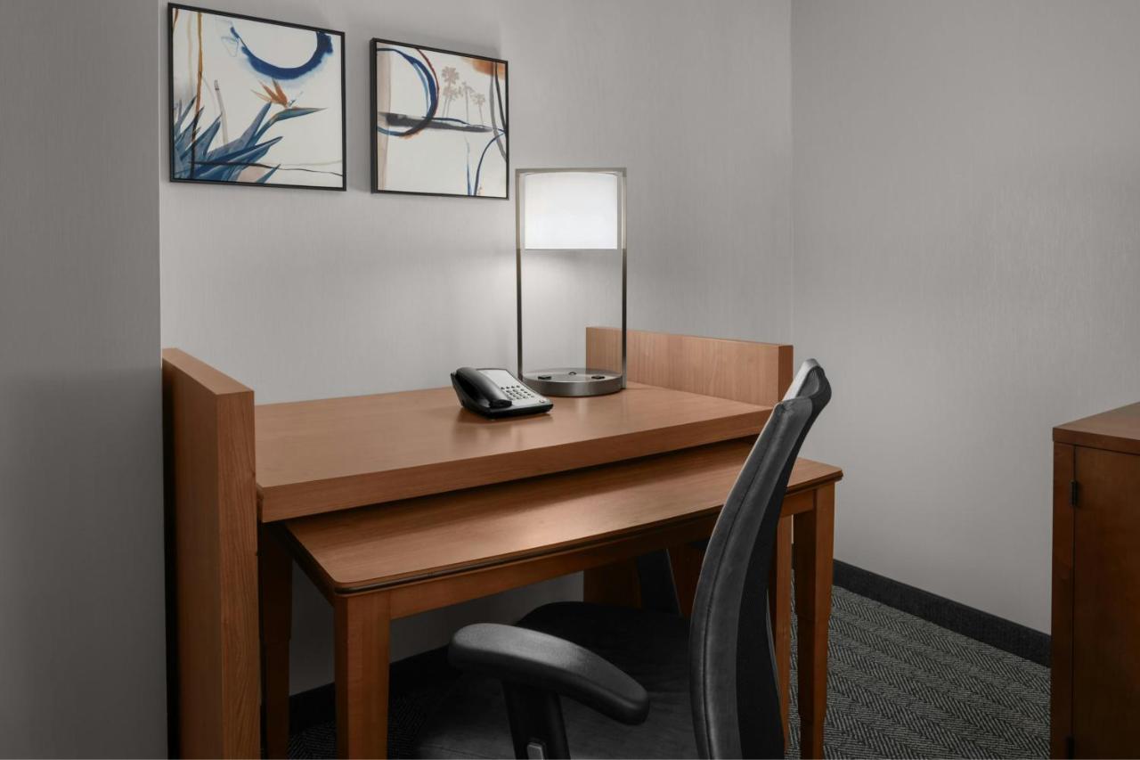 | Courtyard by Marriott Cypress Anaheim/Orange County