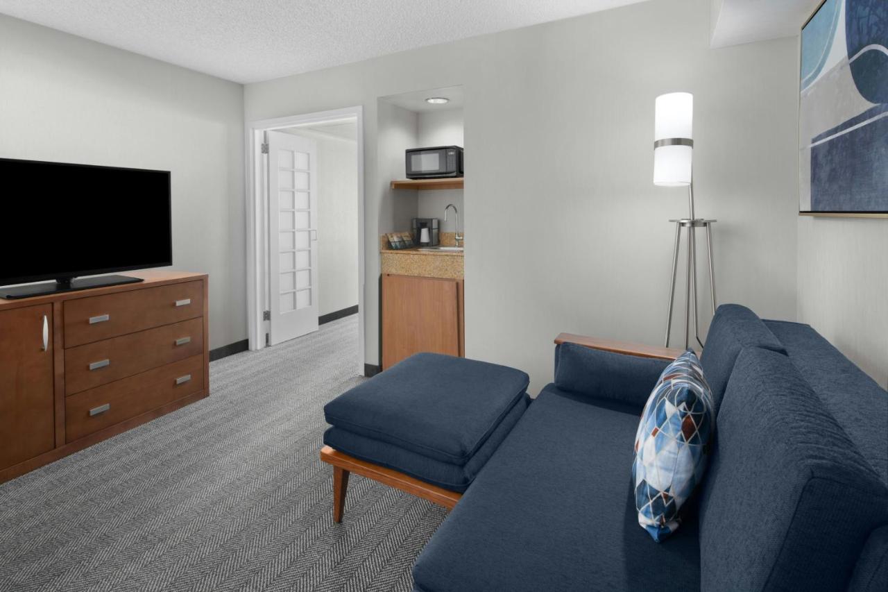 One-Bedroom Executive King Suite with Sofa Bed at Courtyard by Marriott Cypress Anaheim/Orange County