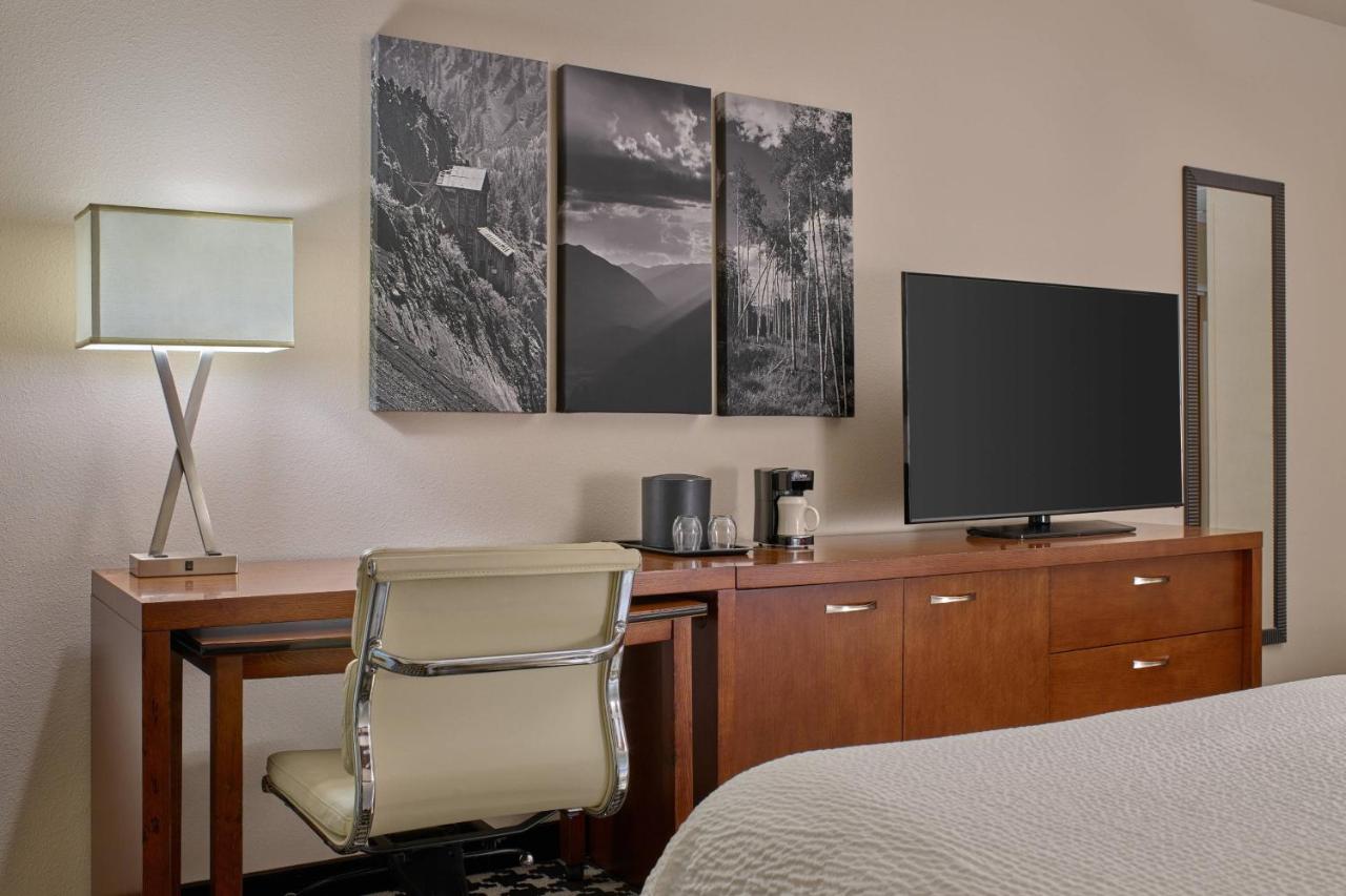 Queen Room with Two Queen Beds at Courtyard by Marriott Denver Downtown
