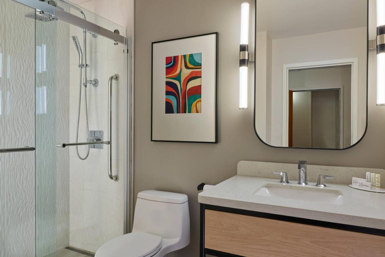 | Courtyard by Marriott Denver Downtown