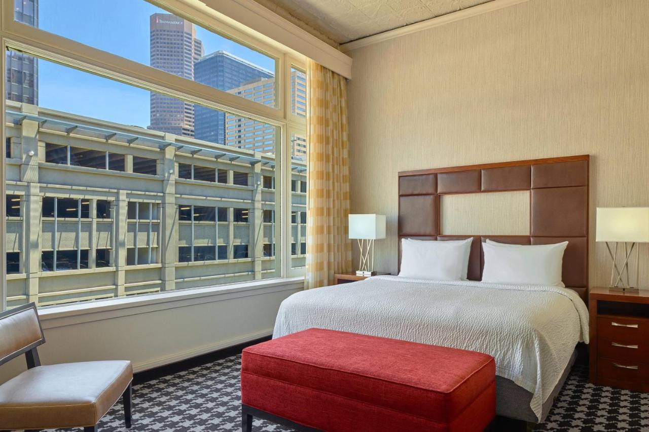 | Courtyard by Marriott Denver Downtown