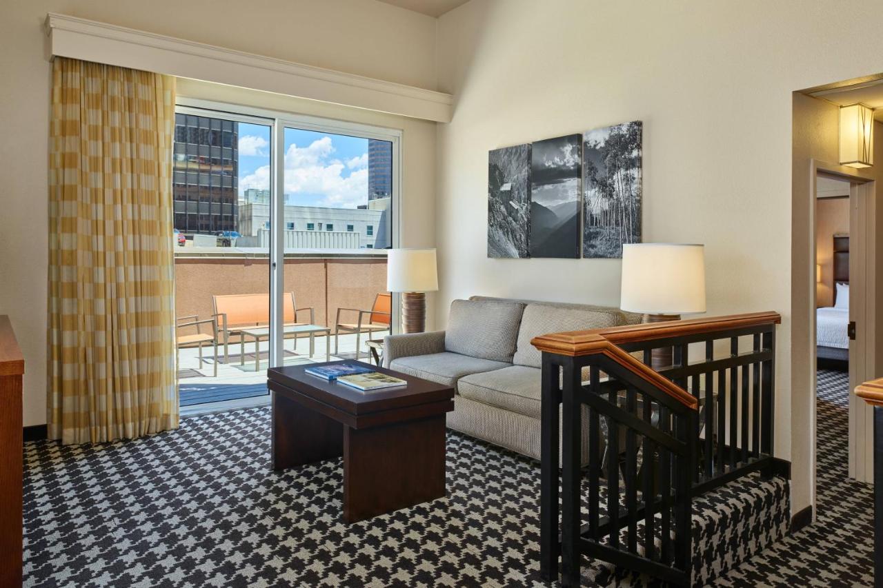Joslins Suite, 1 Bedroom Suite, 1 King, Sofa bed, Top floor at Courtyard by Marriott Denver Downtown