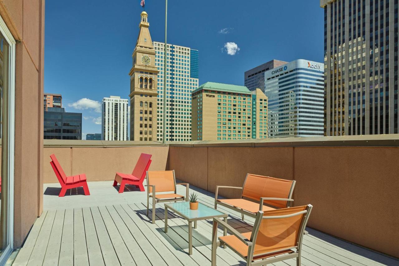 Joslins Suite, 1 Bedroom Suite, 1 King, Sofa bed, Top floor at Courtyard by Marriott Denver Downtown