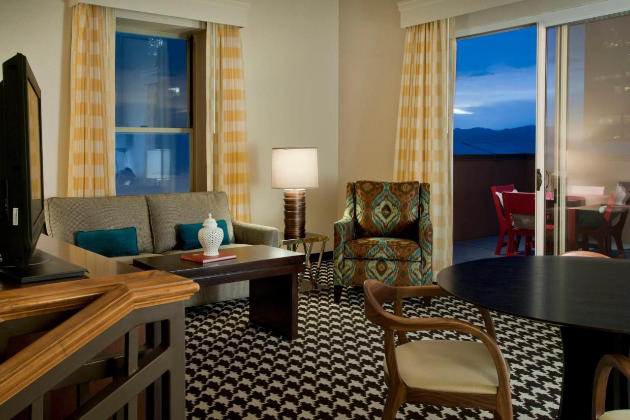 | Courtyard by Marriott Denver Downtown