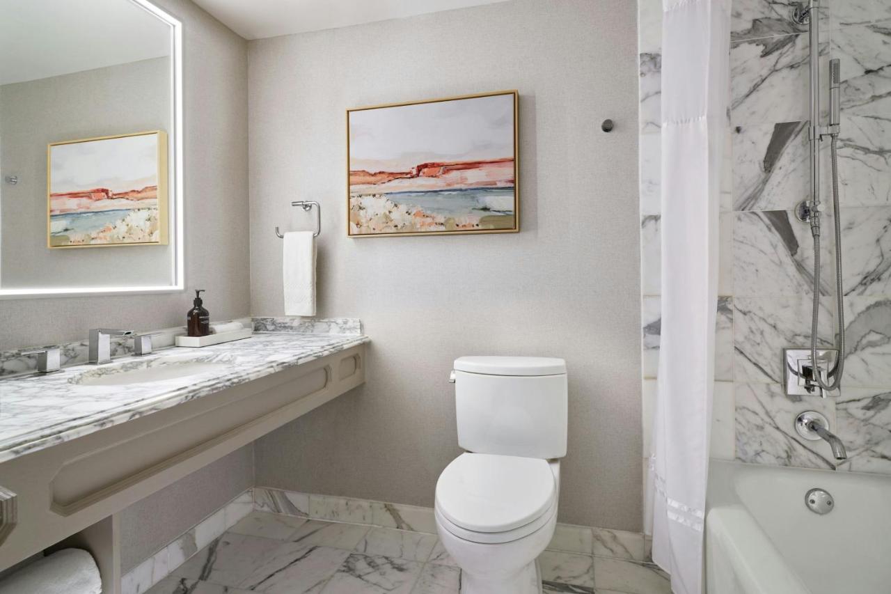 City Lights Room, Guest room, 1 King, City view, High floor at The Camby, Autograph Collection