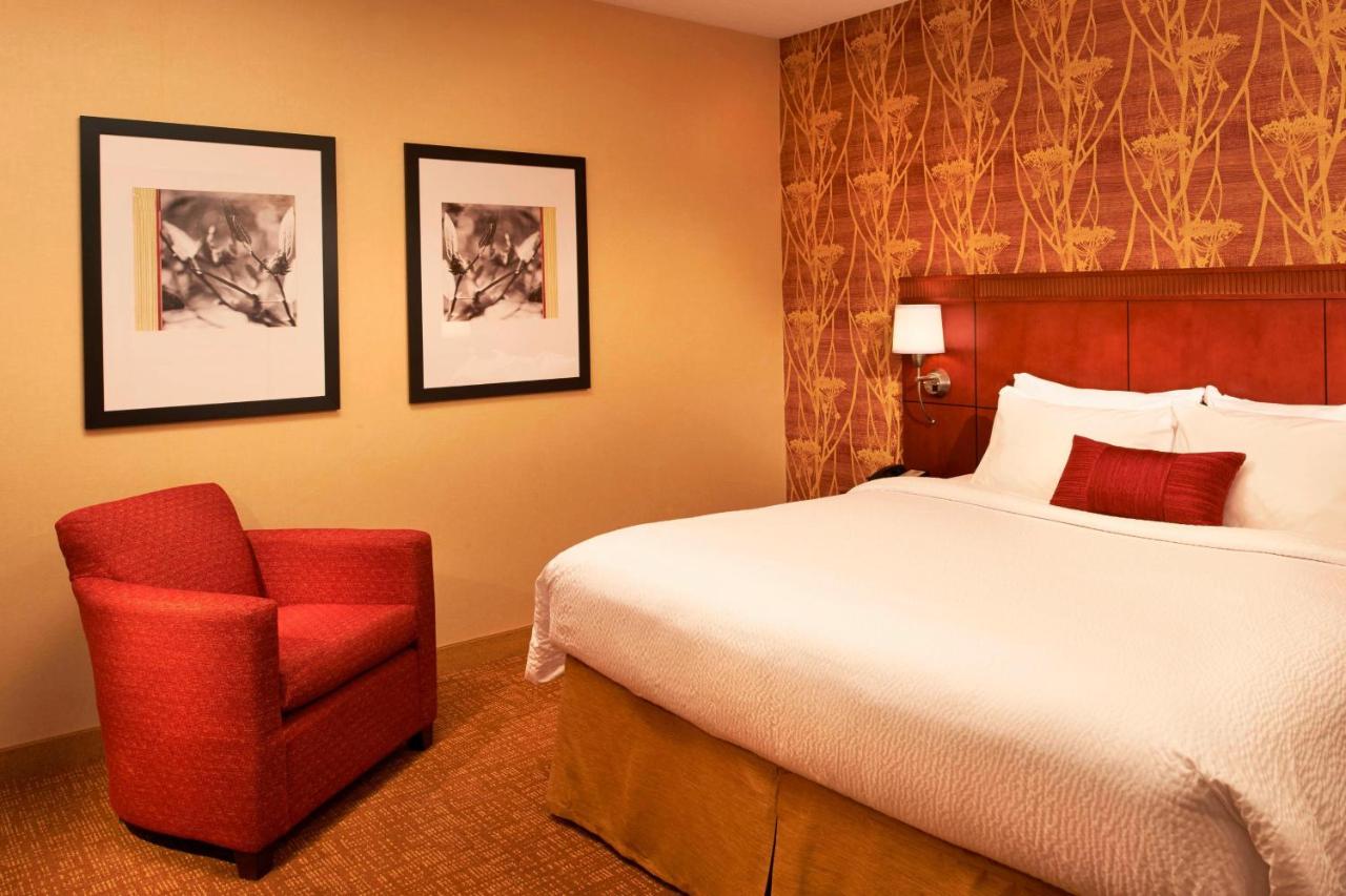 | Courtyard by Marriott Toledo Airport Holland