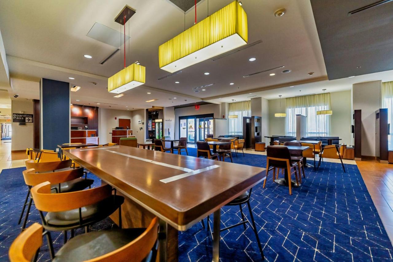 | Courtyard Biloxi North/D'Iberville