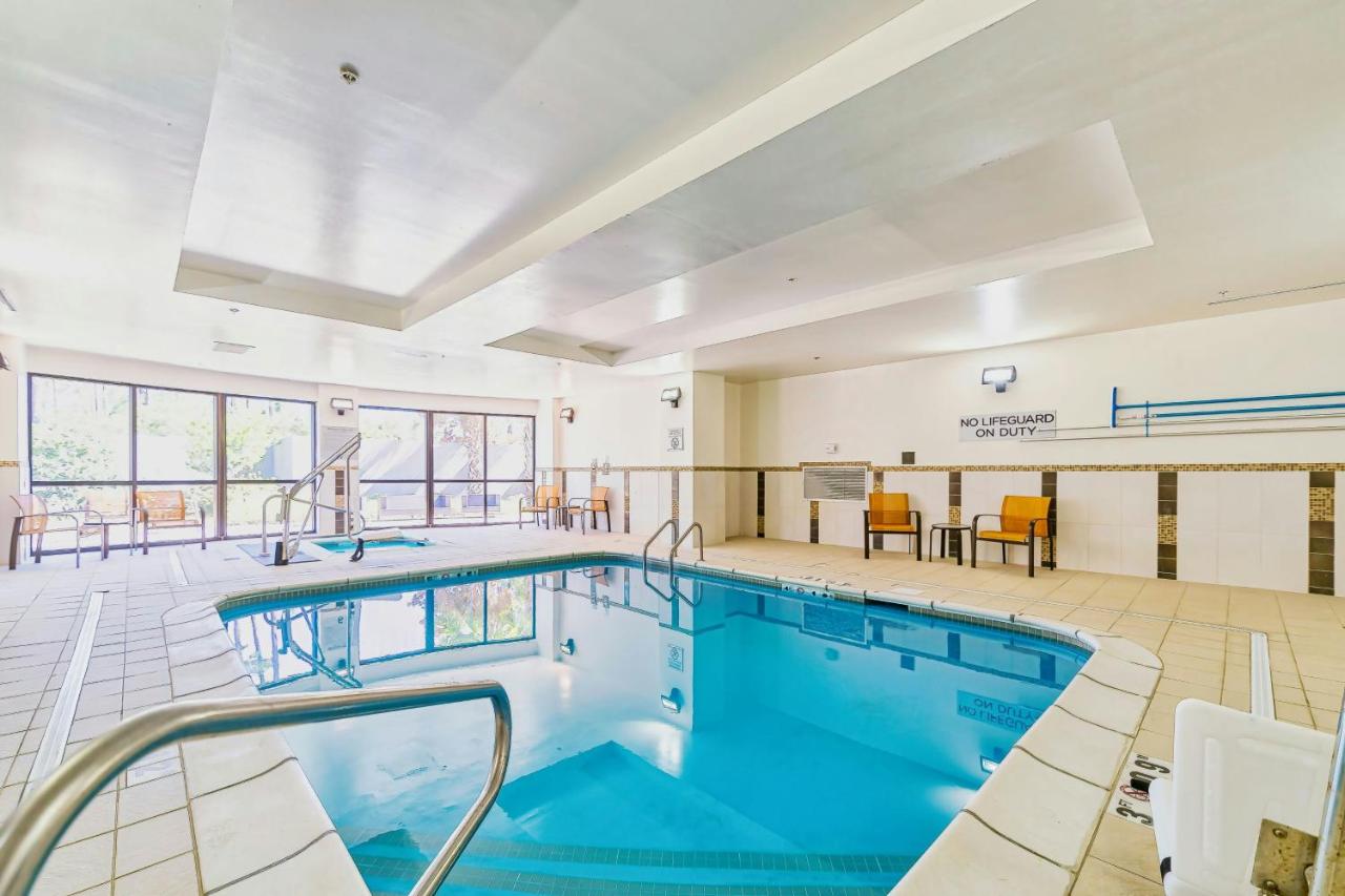 | Courtyard Biloxi North/D'Iberville
