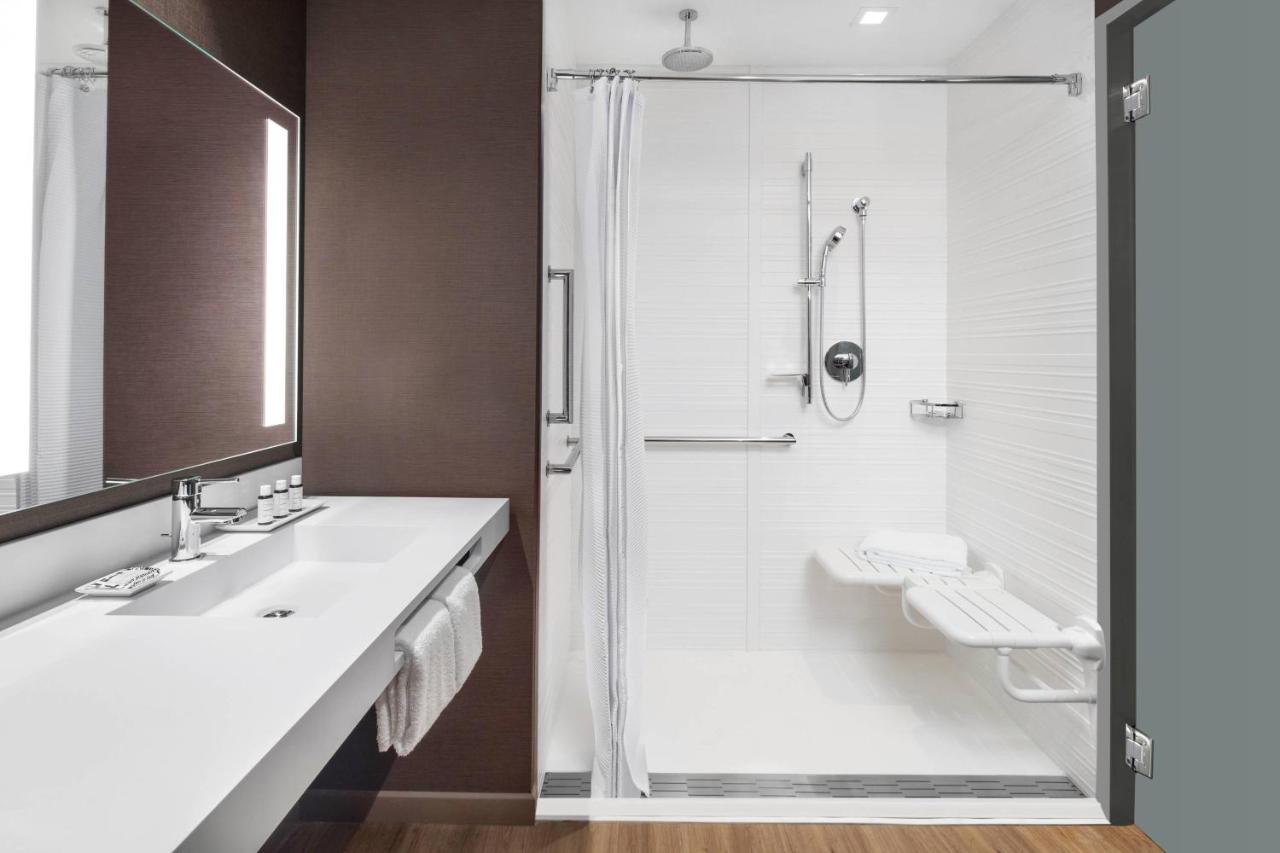  | AC Hotel by Marriott Pittsburgh Downtown