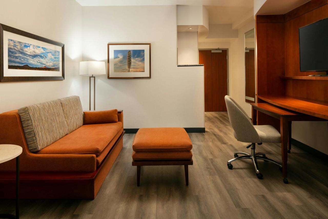 Junior Queen Suite with Sofa Bed at Courtyard Scottsdale Salt River