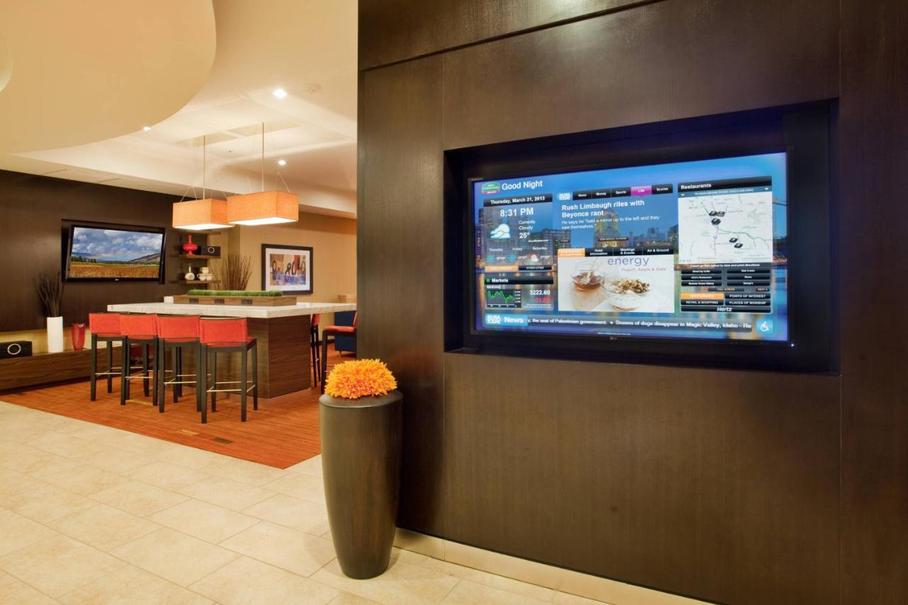 | Courtyard by Marriott Pittsburgh North/Cranberry Woods