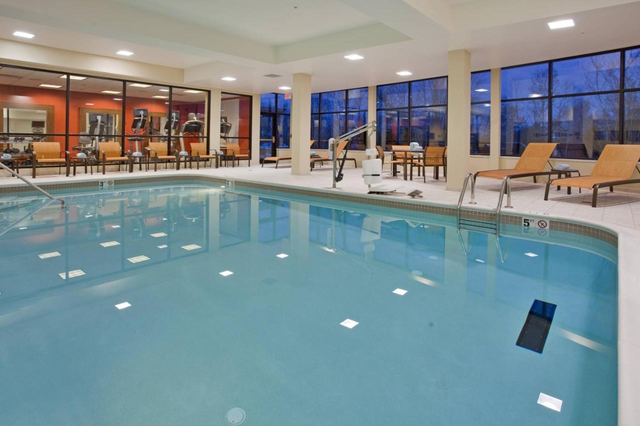 | Courtyard by Marriott Pittsburgh North/Cranberry Woods