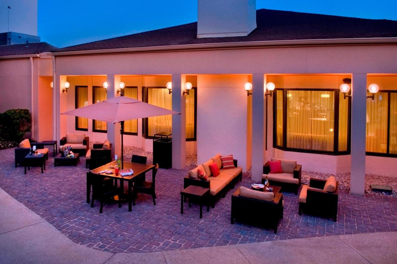  | Courtyard Newark Liberty International Airport